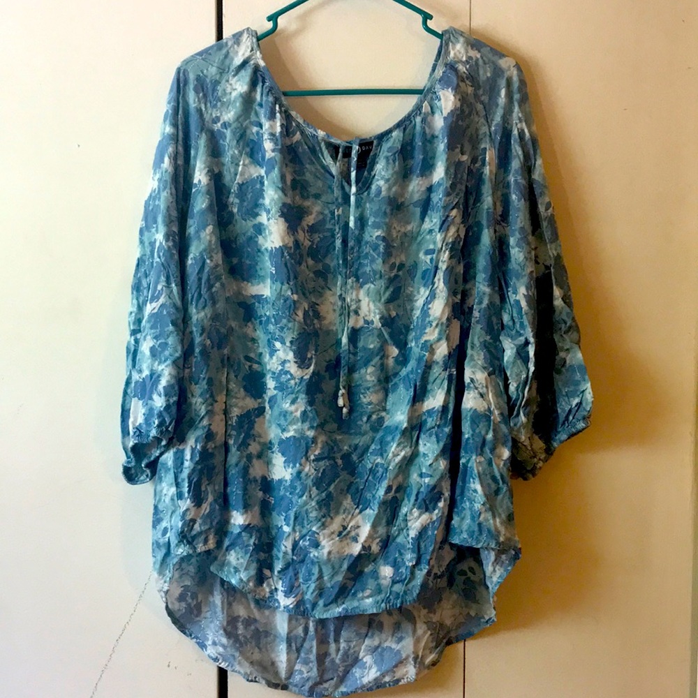 BOGO Super comfy 2x floral blouse BOGO 2/$5 3/6 4/7